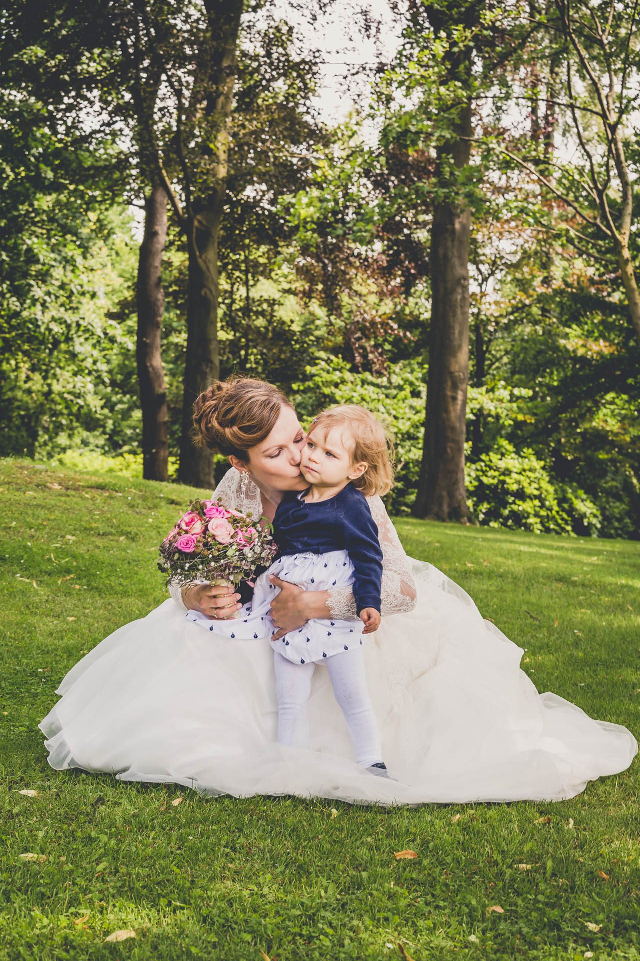 Hochzeitsportraits im Herminghaus Park in Velbert