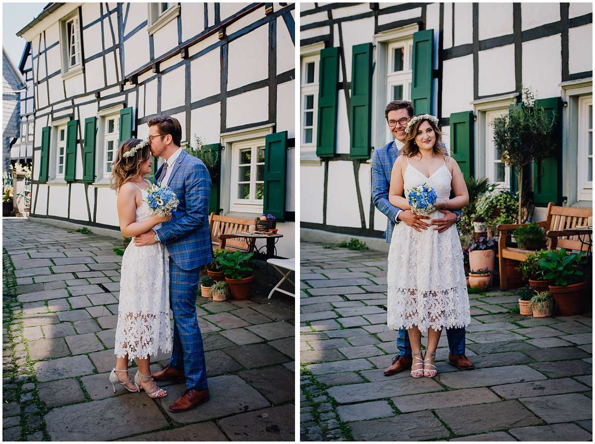 Hochzeitsfotos in Hattingen in der Altstadt zwischen Fachwerkhäusern