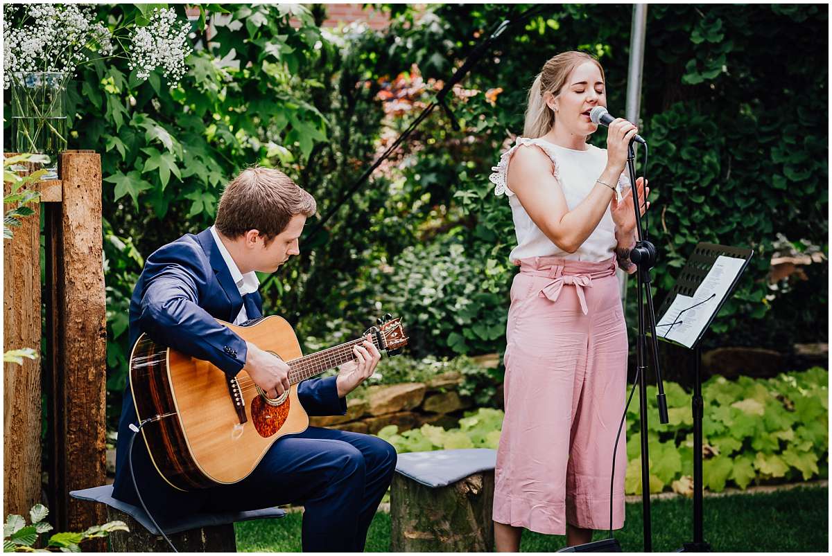 DIY Gartenhochzeit mit freier Trauung im Münsterland - Hochzeit feiern in Zeiten von Corona