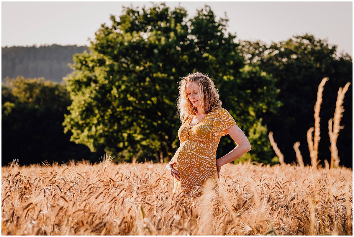 Fotograf Hattingen Babybauchfotos Babybauchshooting Natur Sonnenuntergang