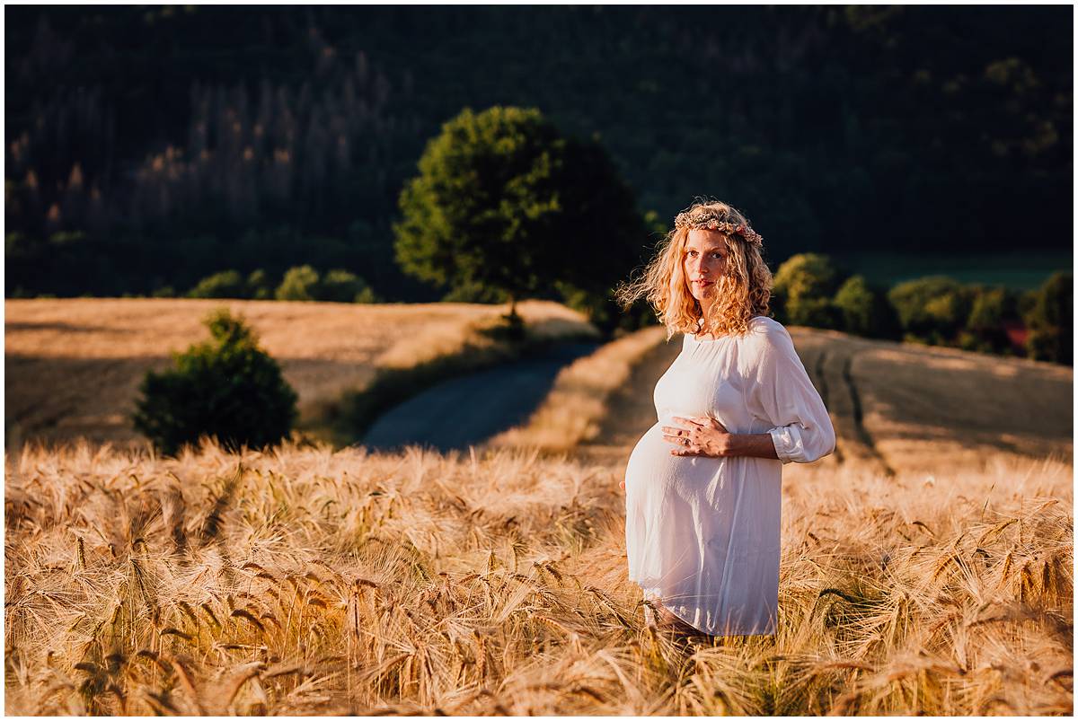 Fotograf Hattingen Babybauchfotos Babybauchshooting Natur Sonnenuntergang