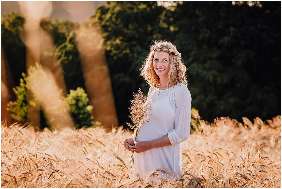 Fotograf Hattingen Babybauchfotos Babybauchshooting Natur Sonnenuntergang