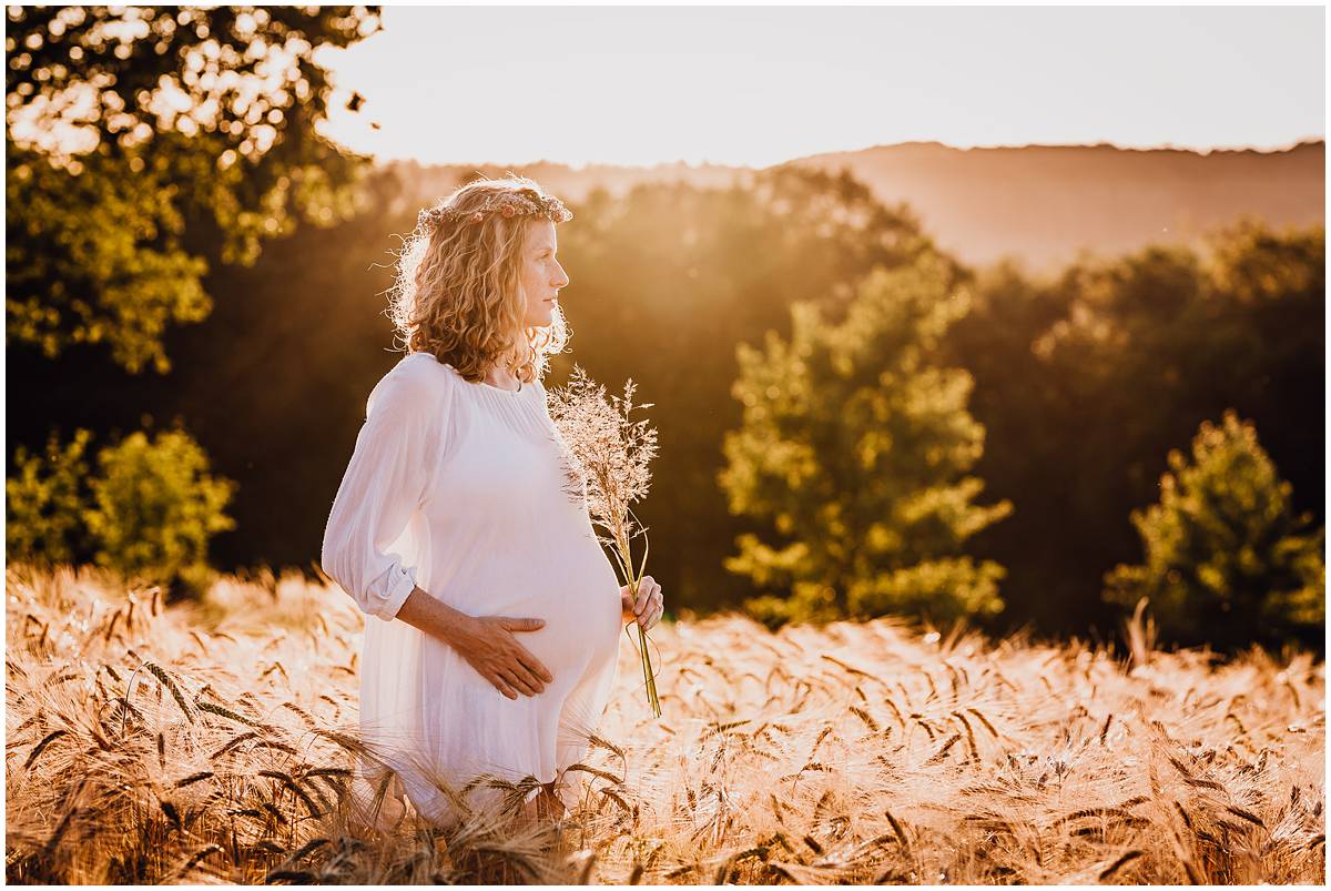 Fotograf Hattingen Babybauchfotos Babybauchshooting Natur Sonnenuntergang