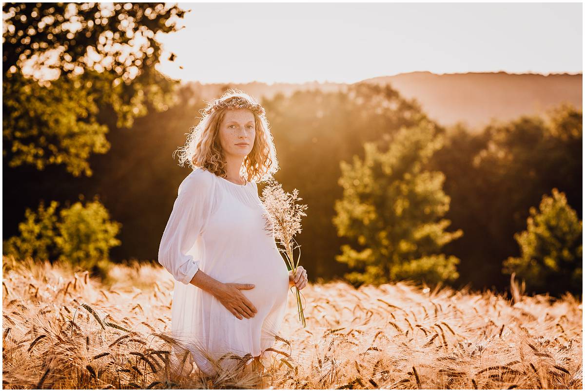 Fotograf Hattingen Babybauchfotos Babybauchshooting Natur Sonnenuntergang