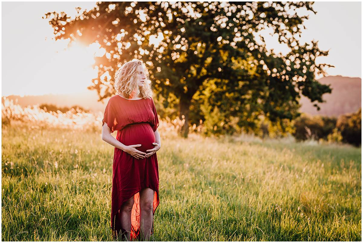 Fotograf Hattingen Babybauchfotos Babybauchshooting Natur Sonnenuntergang