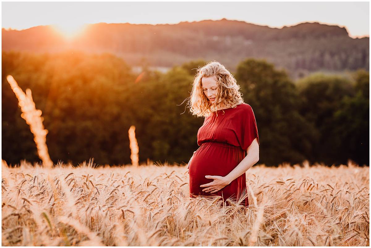 Fotograf Hattingen Babybauchfotos Babybauchshooting Natur Sonnenuntergang