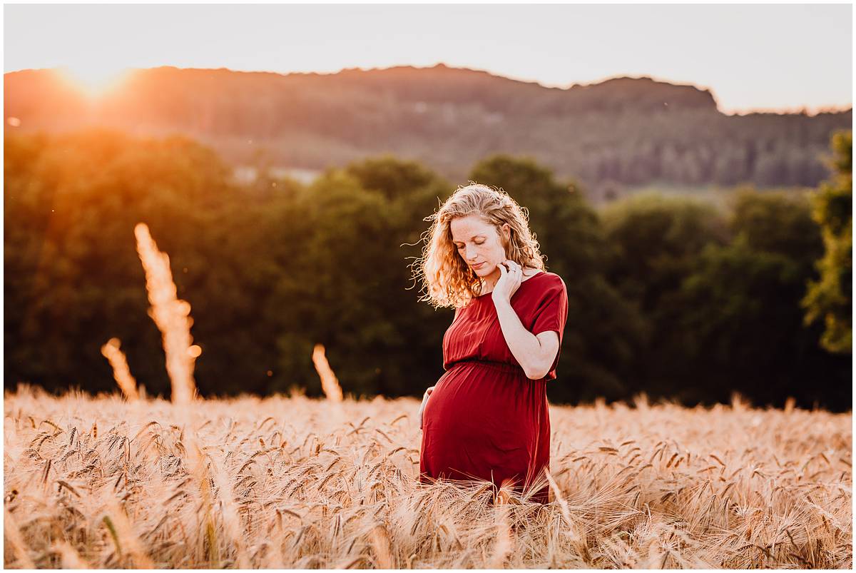 Fotograf Hattingen Babybauchfotos Babybauchshooting Natur Sonnenuntergang