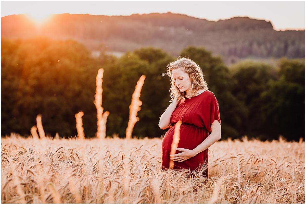 Fotograf Hattingen Babybauchfotos Babybauchshooting Natur Sonnenuntergang