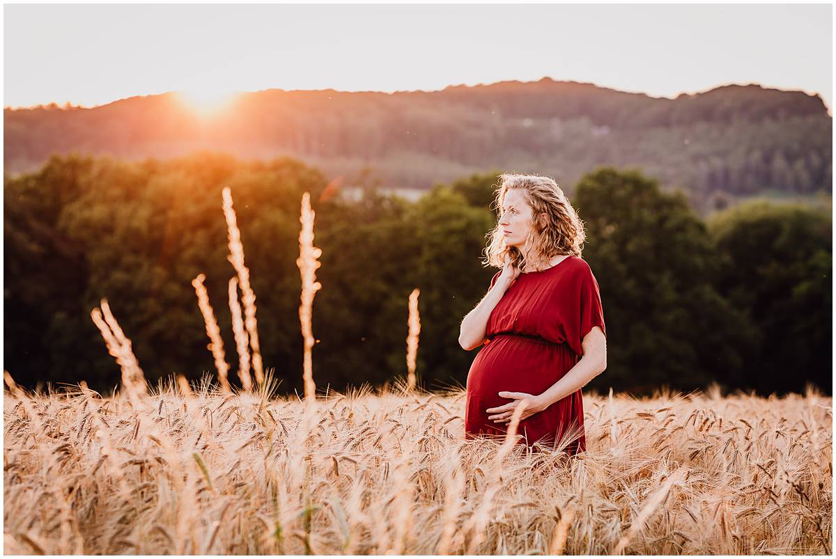 Fotograf Hattingen Babybauchfotos Babybauchshooting Natur Sonnenuntergang