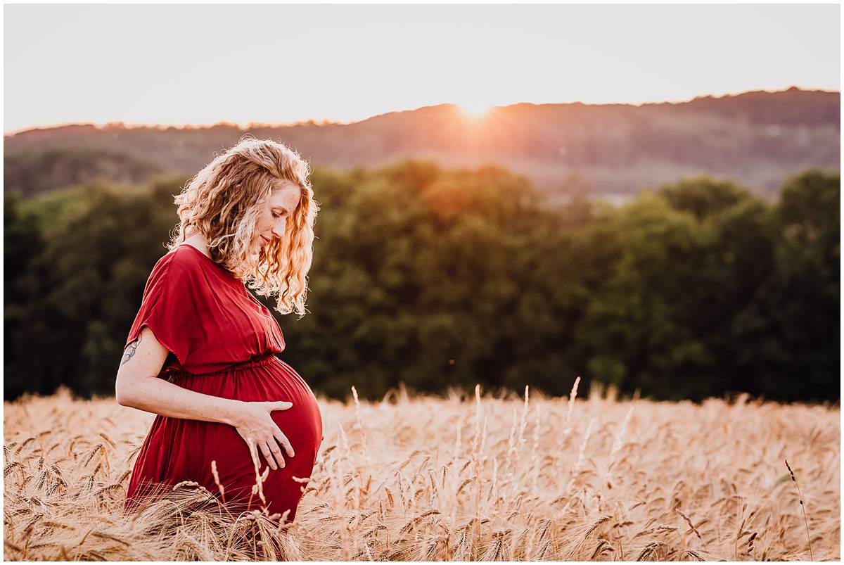 Fotograf Hattingen Babybauchfotos Babybauchshooting Natur Sonnenuntergang