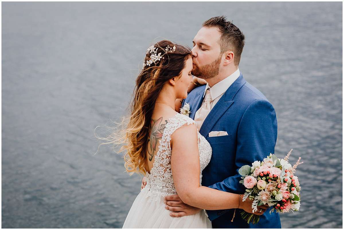 Hochzeitsfotograf Bochum Sommerhochzeit Corona draussen freie Trauung Kemnader See Seeblick Bochum Brautpaarfotos Brautpaarshooting