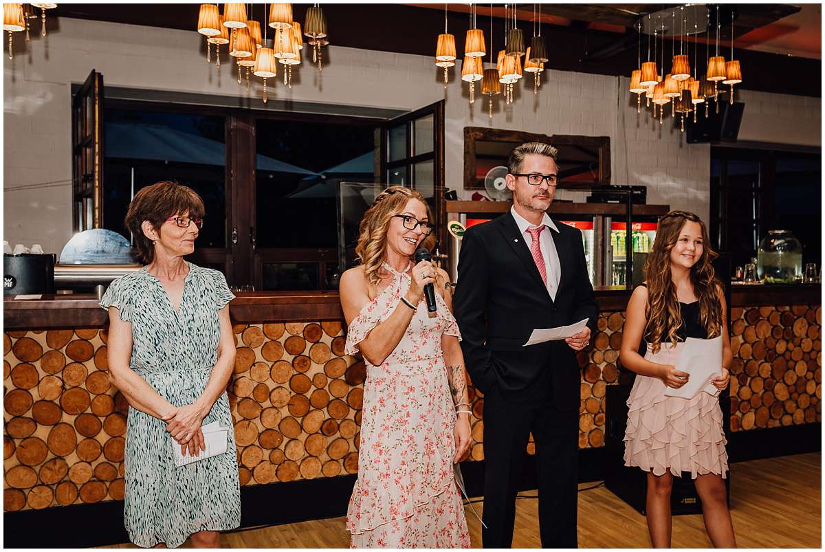 Hochzeitsfotograf Bochum Sommerhochzeit Corona draussen freie Trauung Kemnader See Seeblick Bochum Hochzeitsfeier