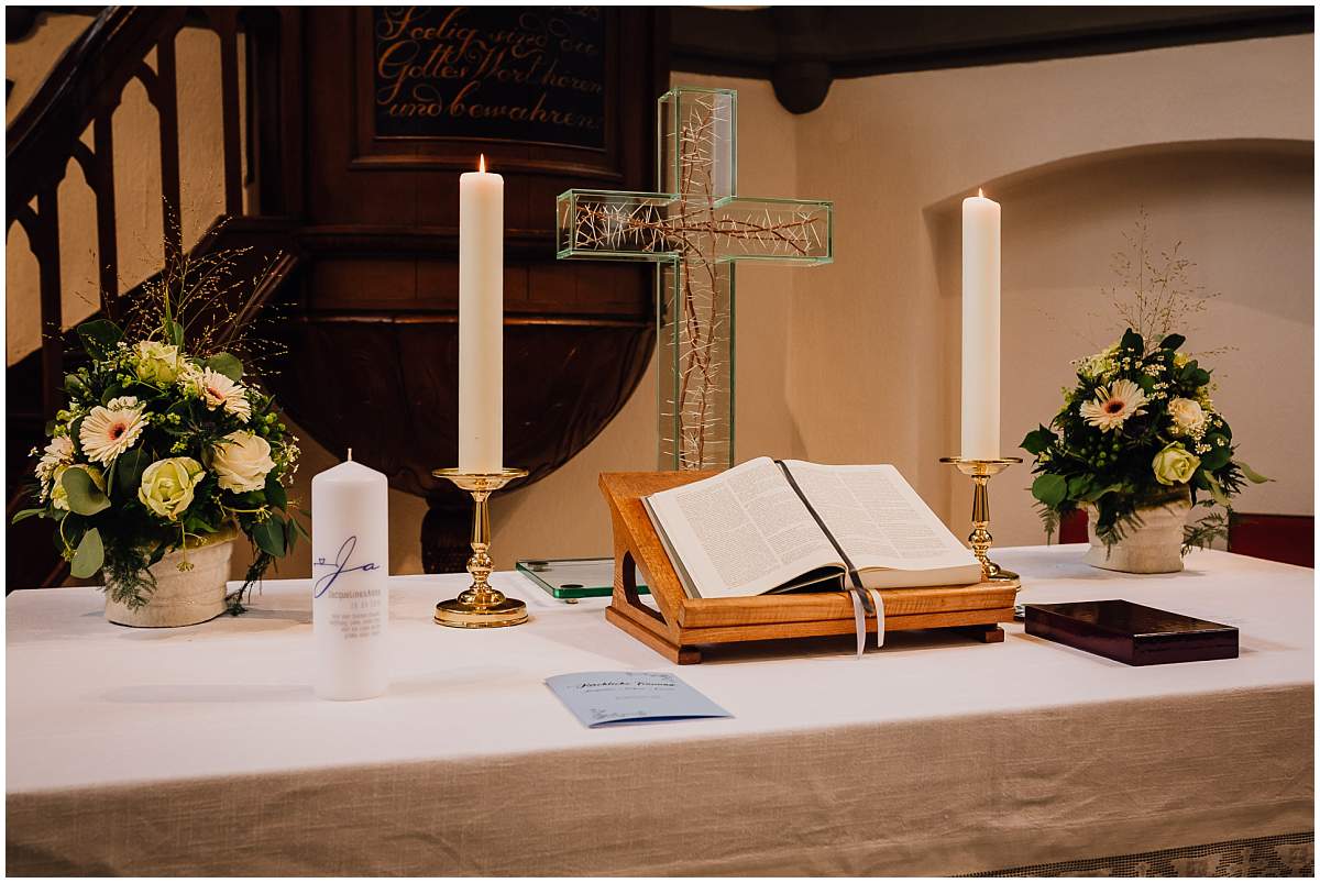 Hochzeitsfotograf Dinslaken Lesbische Hochzeit Frauenhochzeit gleichgeschlechtliche Ehe kirchliche Trauung Dorfkirche Hiesfeld Dinslaken