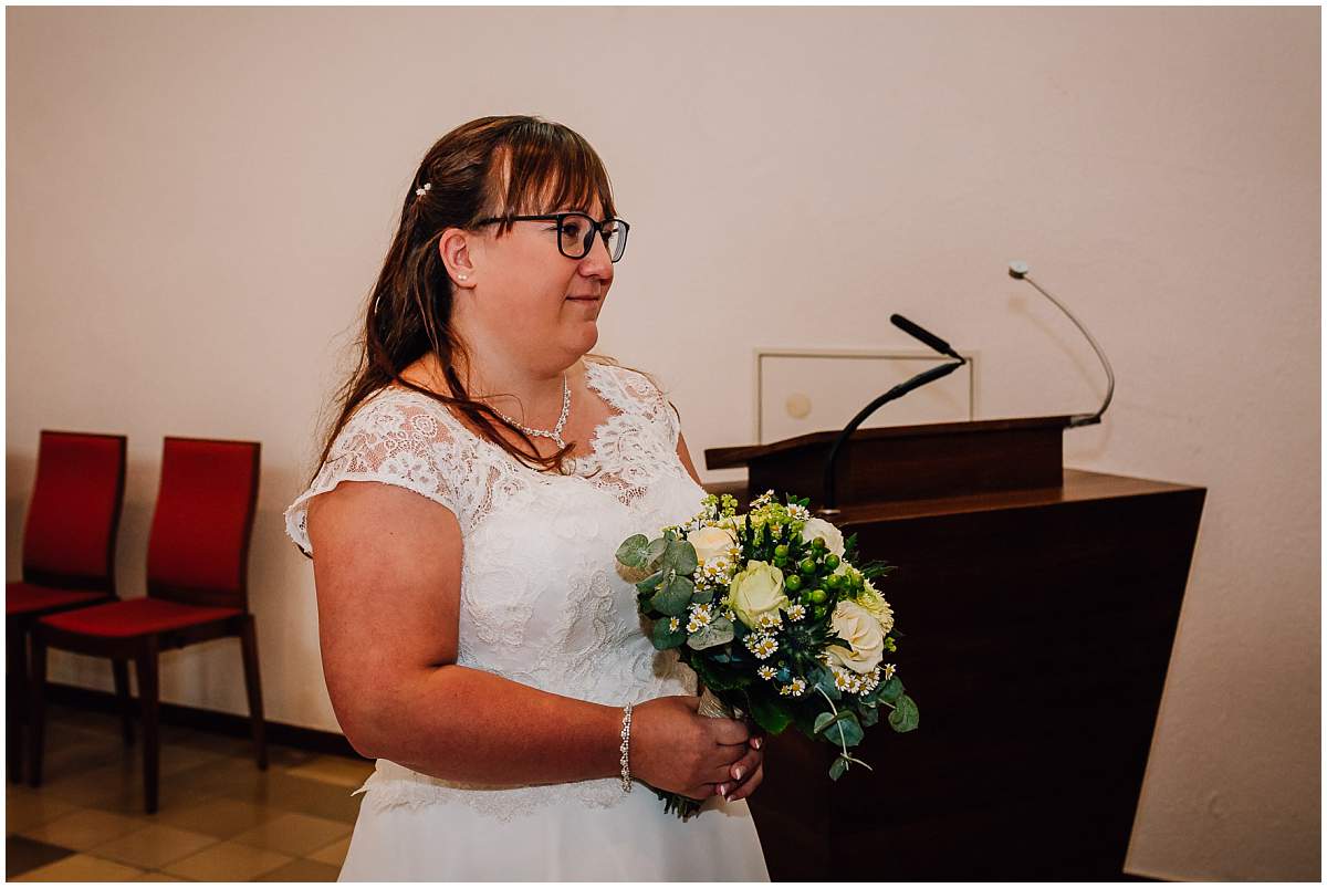 Hochzeitsfotograf Dinslaken Lesbische Hochzeit Frauenhochzeit gleichgeschlechtliche Ehe kirchliche Trauung Dorfkirche Hiesfeld Dinslaken