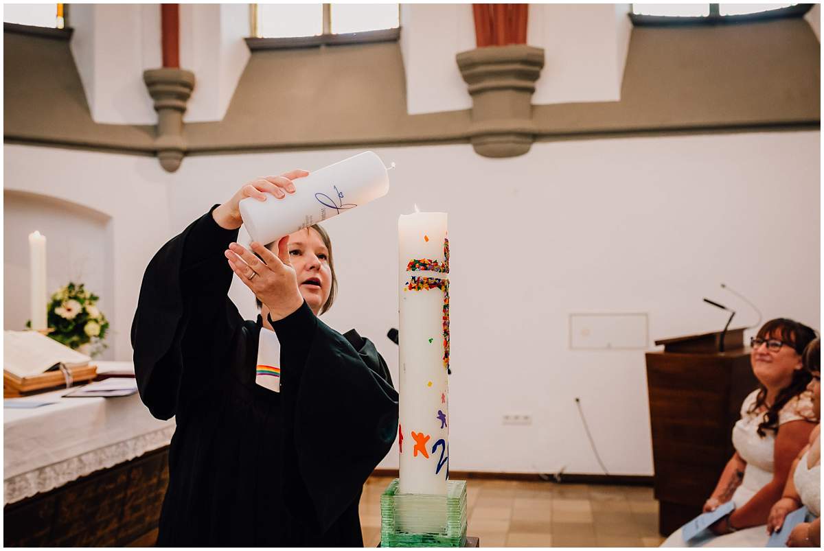 Hochzeitsfotograf Dinslaken Lesbische Hochzeit Frauenhochzeit gleichgeschlechtliche Ehe kirchliche Trauung Dorfkirche Hiesfeld Dinslaken