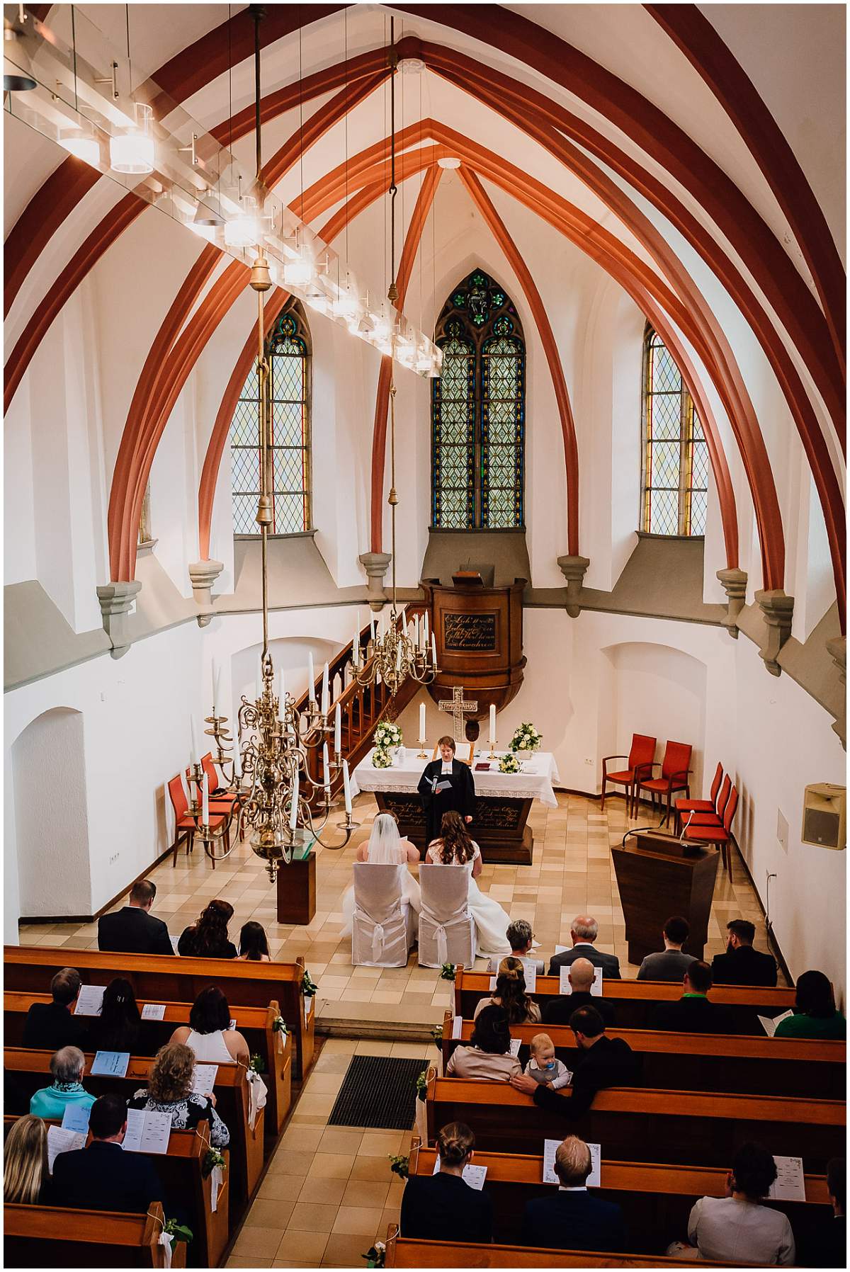 Hochzeitsfotograf Dinslaken Lesbische Hochzeit Frauenhochzeit gleichgeschlechtliche Ehe kirchliche Trauung Dorfkirche Hiesfeld Dinslaken