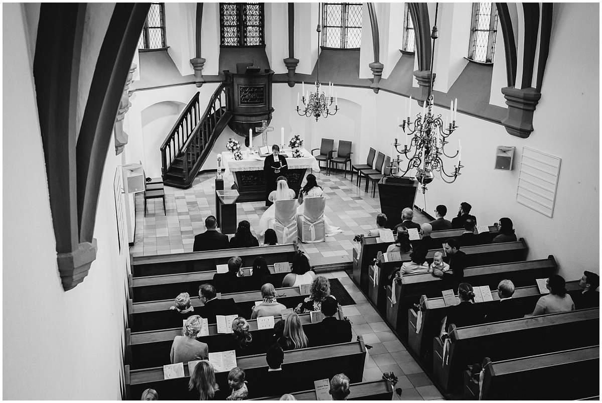 Hochzeitsfotograf Dinslaken Lesbische Hochzeit Frauenhochzeit gleichgeschlechtliche Ehe kirchliche Trauung Dorfkirche Hiesfeld Dinslaken