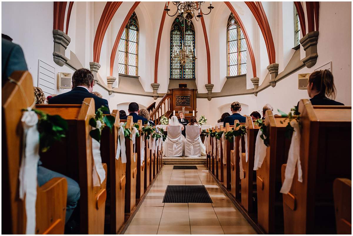 Hochzeitsfotograf Dinslaken Lesbische Hochzeit Frauenhochzeit gleichgeschlechtliche Ehe kirchliche Trauung Dorfkirche Hiesfeld Dinslaken