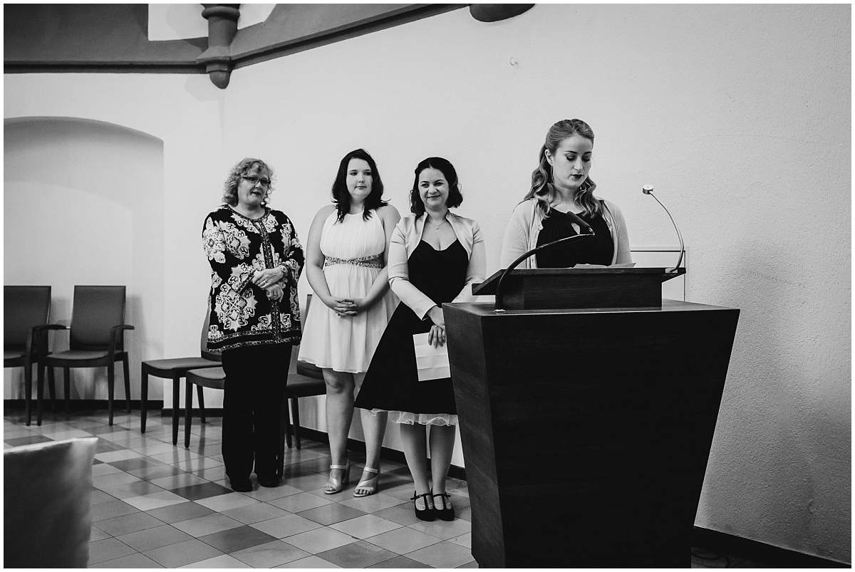 Hochzeitsfotograf Dinslaken Lesbische Hochzeit Frauenhochzeit gleichgeschlechtliche Ehe kirchliche Trauung Dorfkirche Hiesfeld Dinslaken