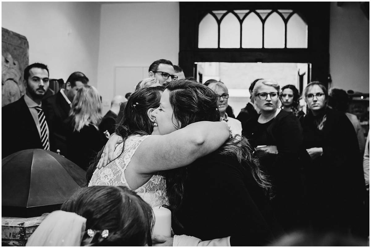 Hochzeitsfotograf Dinslaken Lesbische Hochzeit Frauenhochzeit gleichgeschlechtliche Ehe kirchliche Trauung Dorfkirche Hiesfeld Dinslaken