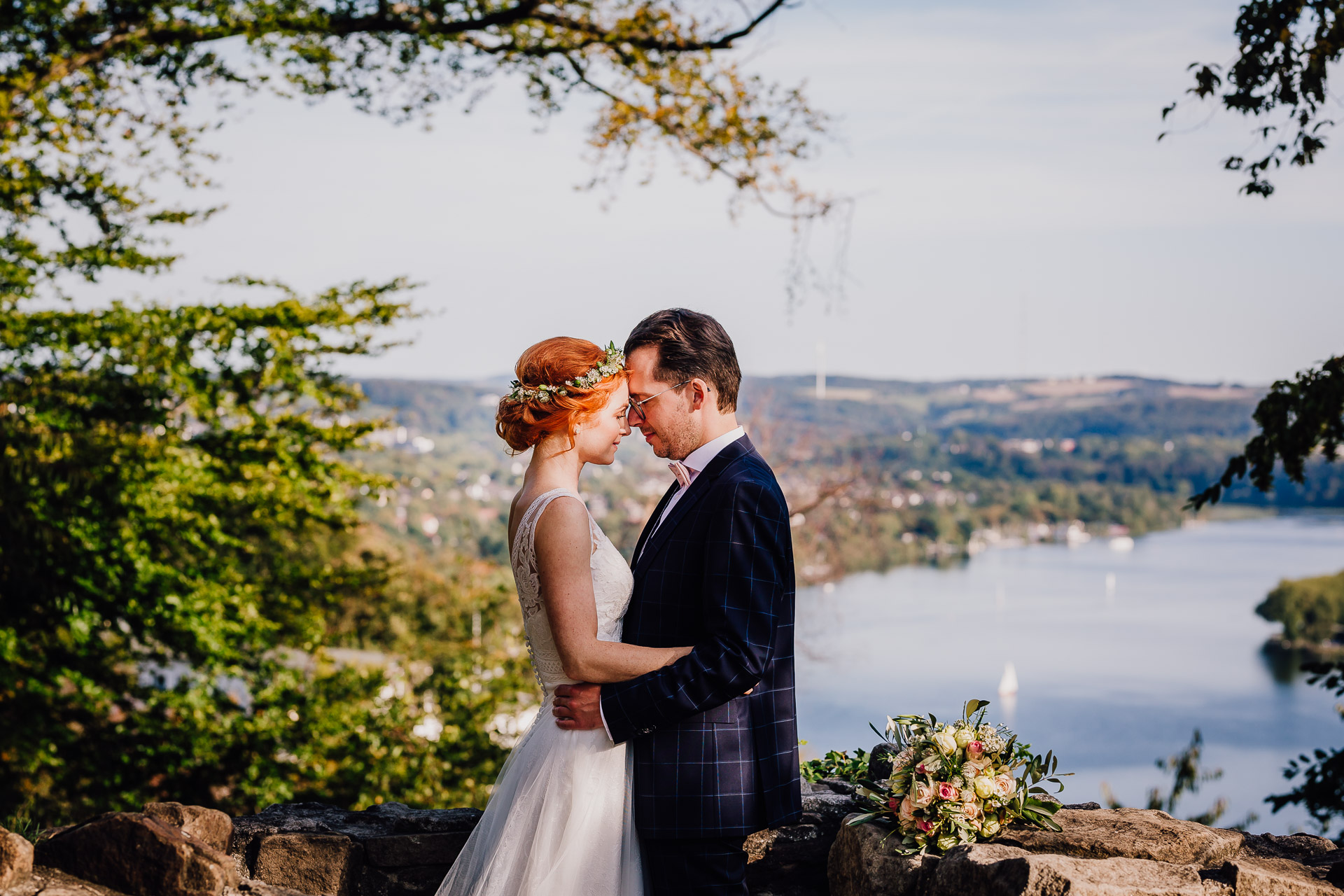 Hochzeitsfotos Brautpaar Burgruine Isenburg Essen Baldeneysee