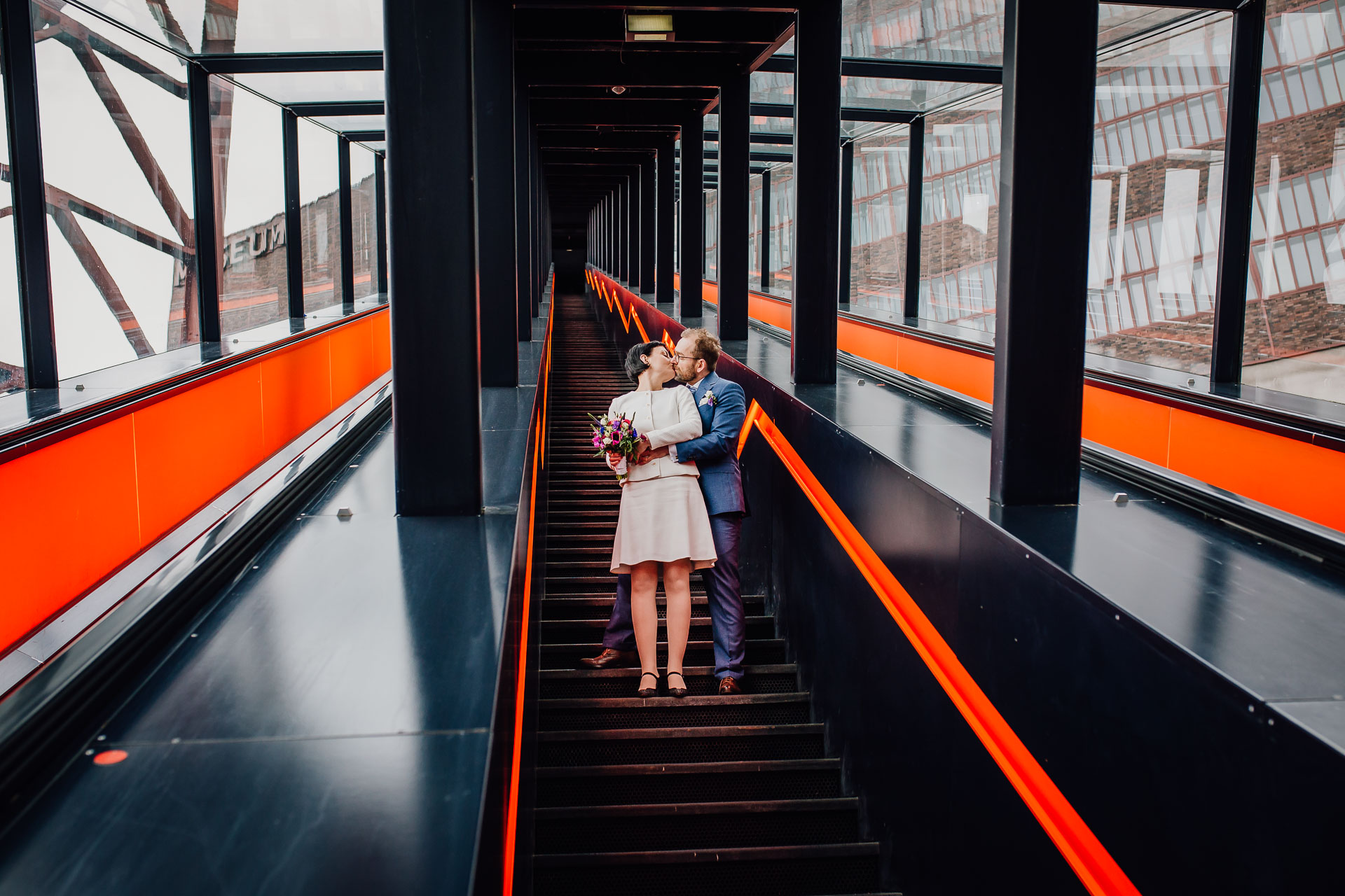 Hochzeitsfotograf Ruhrgebiet Zeche Zollverein Essen Hochzeitsfotos Brautpaar