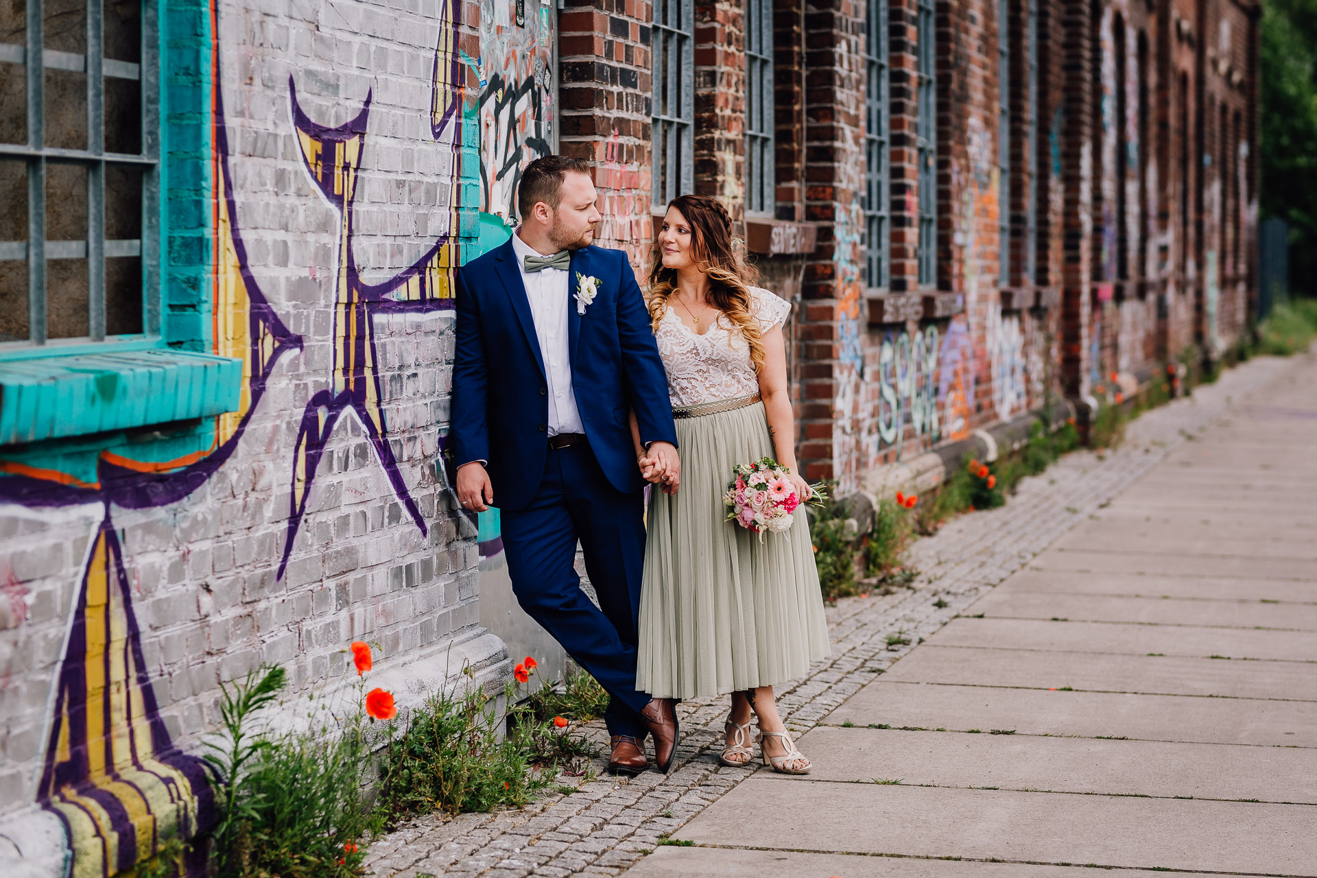 Hochzeitsfotograf Ruhrgebiet Brautpaarfotos auf dem Industriegelände Phoenix West in Dortmund