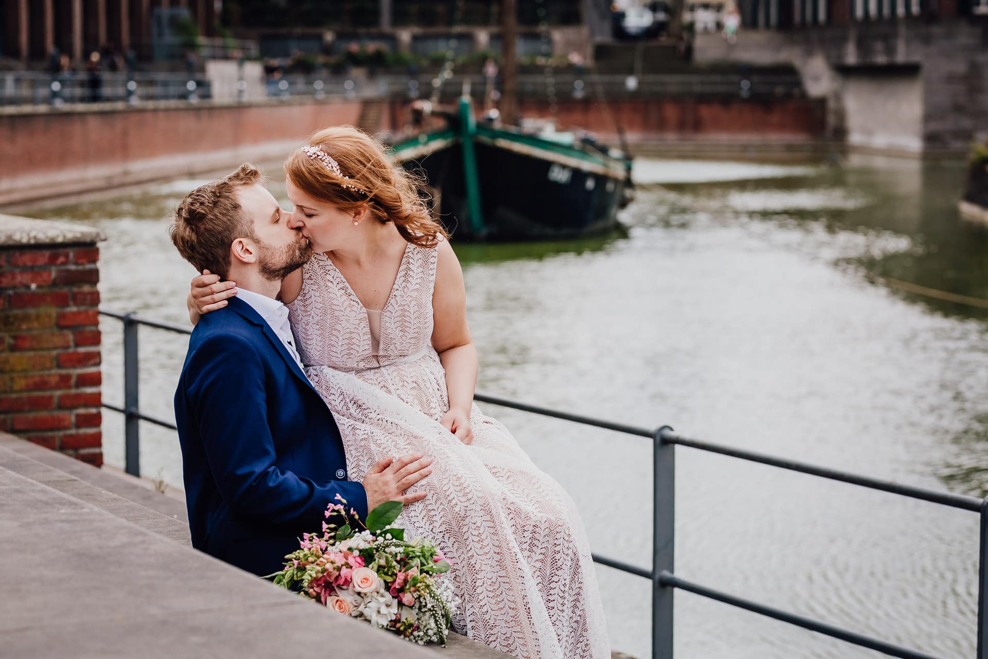 Hochzeitsfotograf Düsseldorf Altstadt Hochzeitsfotos Brautpaarshooting