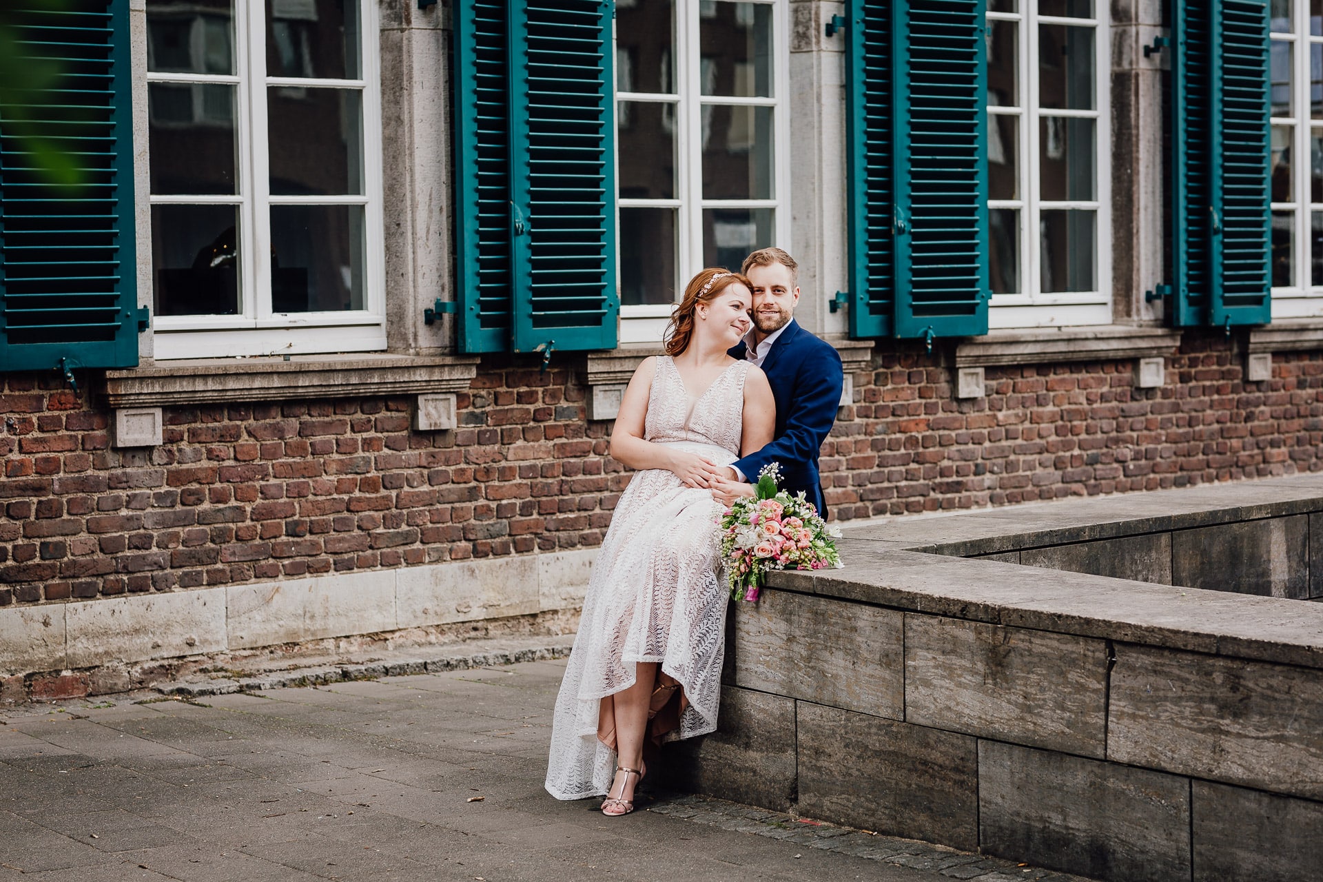 Hochzeitsfotograf Düsseldorf Altstadt Hochzeitsfotos Brautpaarshooting