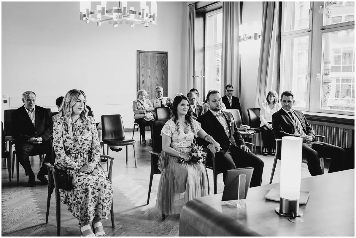 Hochzeitsfotograf Dortmund Hochzeitsreportage Standesamtliche Trauung Altes Stadthaus Dortmund