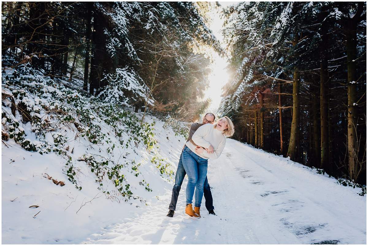 Schneeshooting Paarshooting im Winter in Hattingen Ruhrgebiet