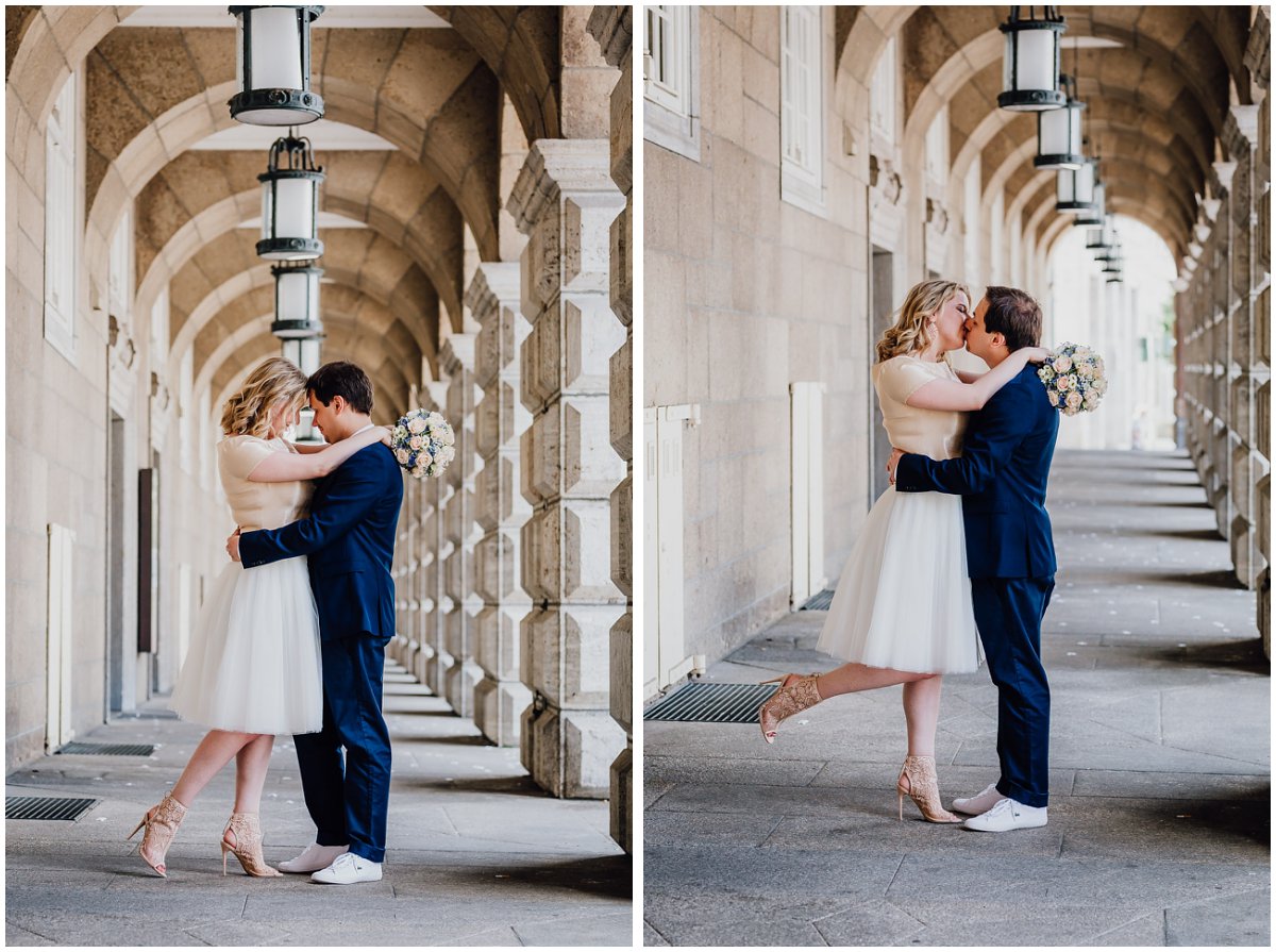 Brautpaarfotos zur standesamtlichen Hochzeit am Rathaus in Mülheim an der Ruhr