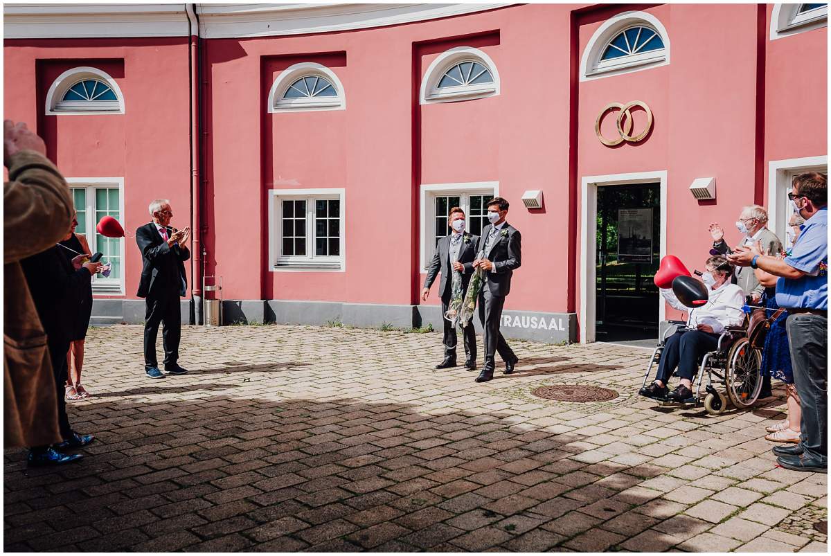 Gleichgeschlechtliche standesamtliche Trauung im Schloss Oberhausen