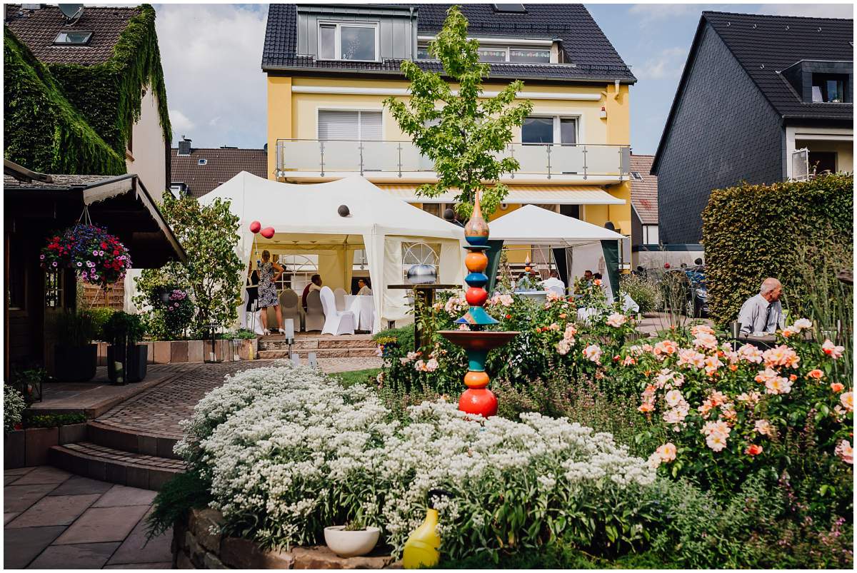 Gartenparty nach der standesamtlichen Trauung im Schloss Oberhausen