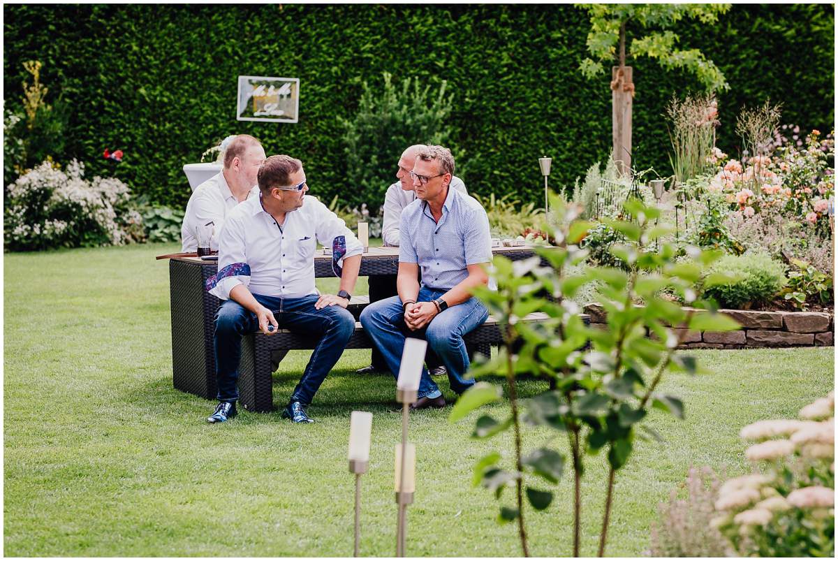 Gartenparty nach der standesamtlichen Trauung im Schloss Oberhausen