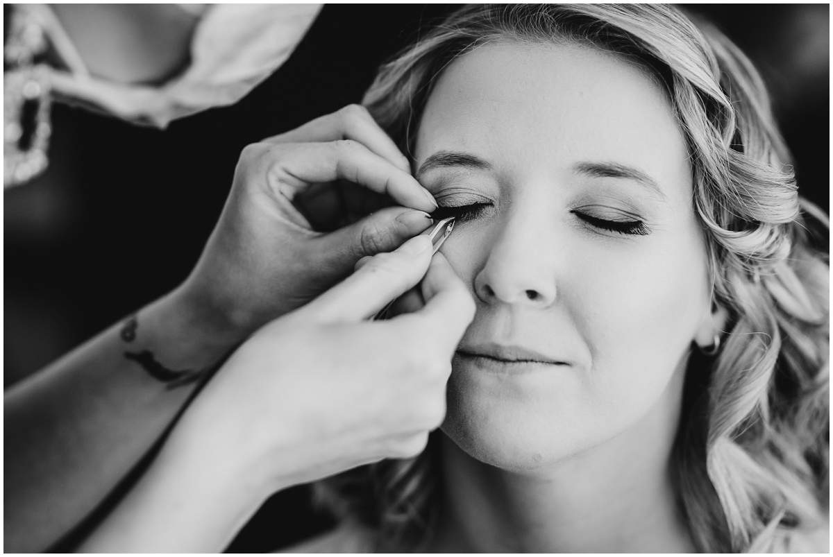 Getting Ready der Braut vor der kirchlichen Hochzeit in Mülheim an der Ruhr