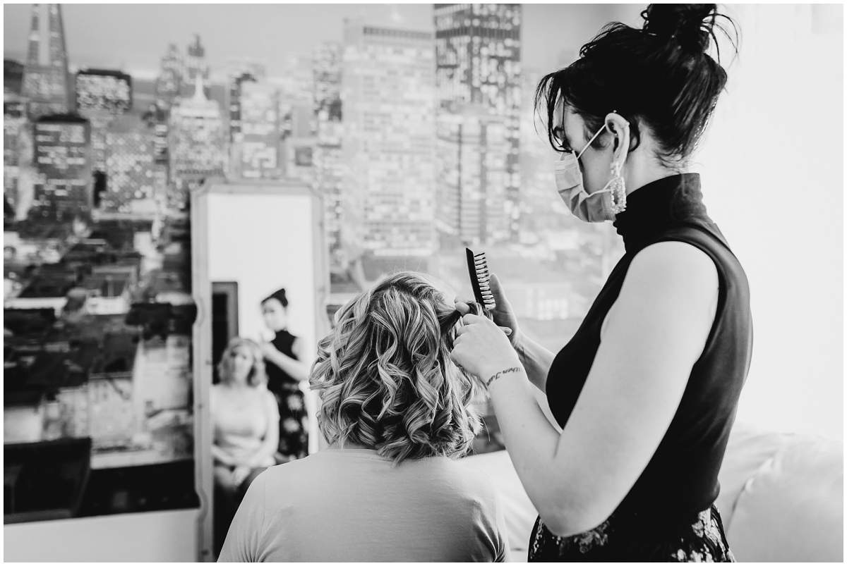 Getting Ready der Braut vor der kirchlichen Hochzeit in Mülheim an der Ruhr