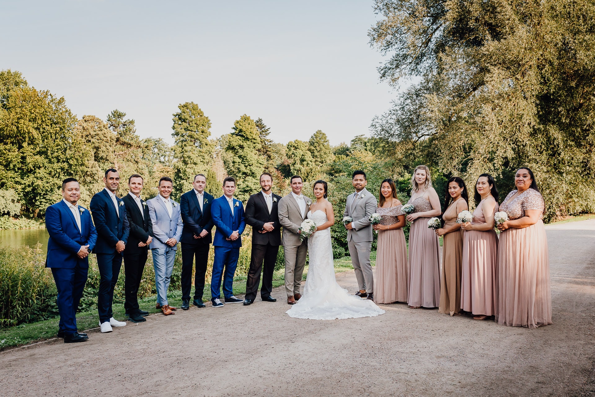 Hochzeitsfotograf Gelsenkirchen Schloss Berge Brautpaarshooting Bridemaids Groomsmen