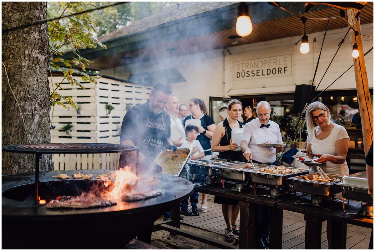 Freie Trauung in der Strandperle Düsseldorf Grill-Buffet
